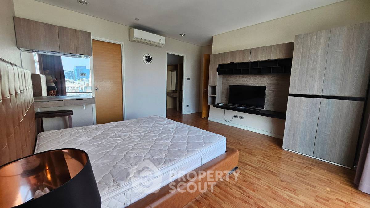 picture 2-BR Condo at Fullerton Sukhumvit near BTS Ekkamai (ID 2262904) - 18/32