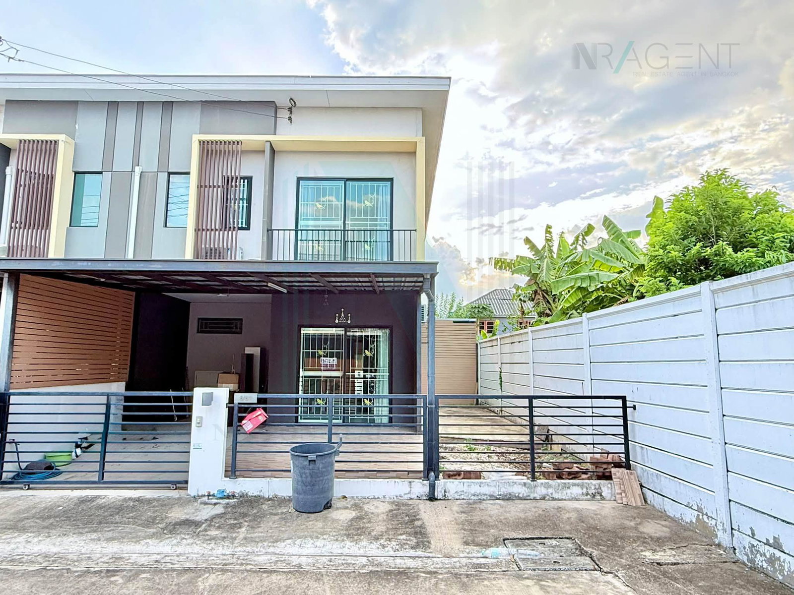 ขายทาวน์โฮม 3 ห้องนอน 103 ตร.ม. 27 ตร.ว. เดอะคอนเนค 37