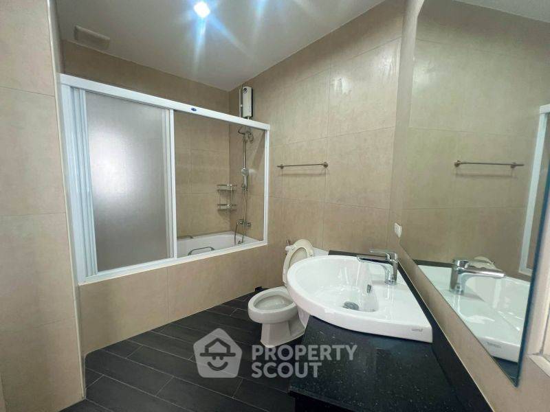 picture 2-BR Condo at Rama Harbour View Condominium in Surasak (ID 3378376) - 15/18