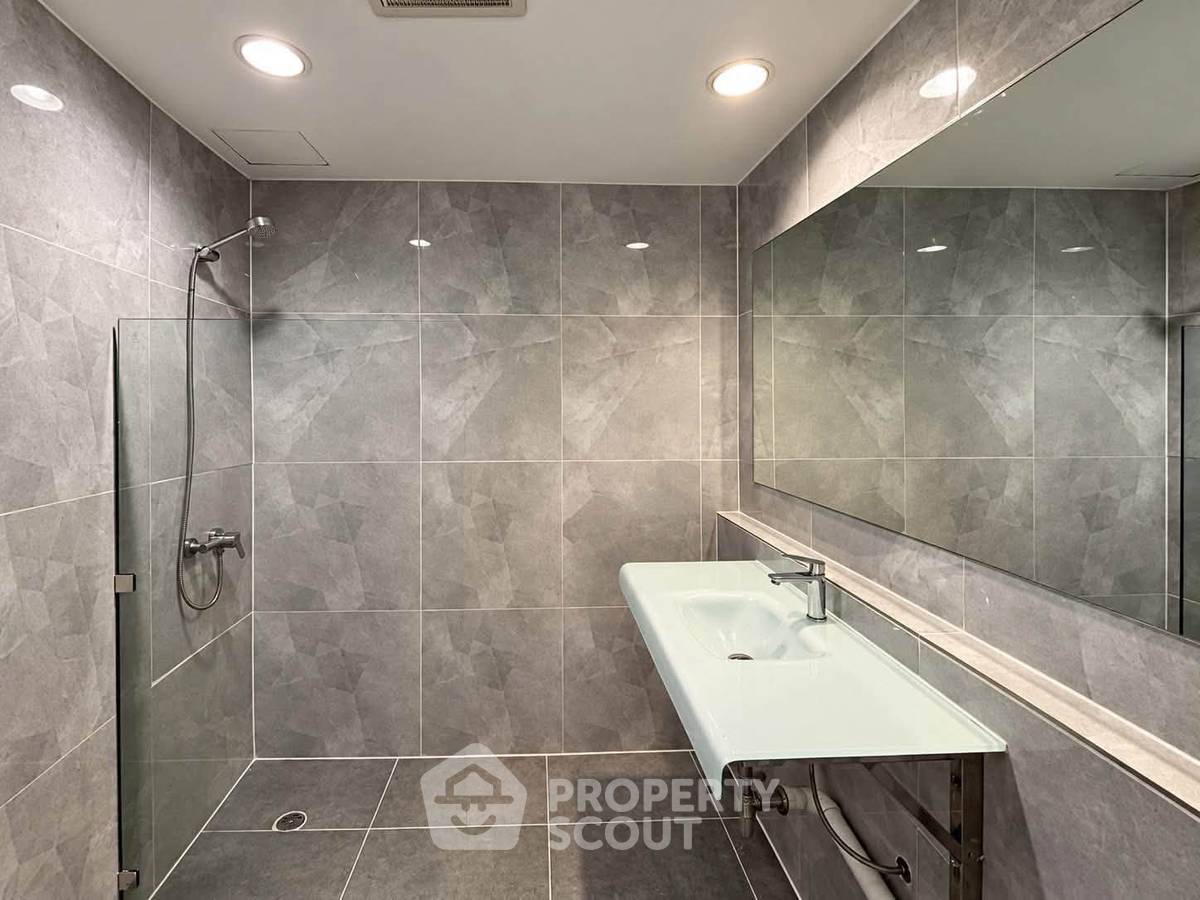 picture 2-BR Condo at The Waterford Diamond Tower Sukhumvit near BTS Phrom Phong (ID 3378491) - 9/11