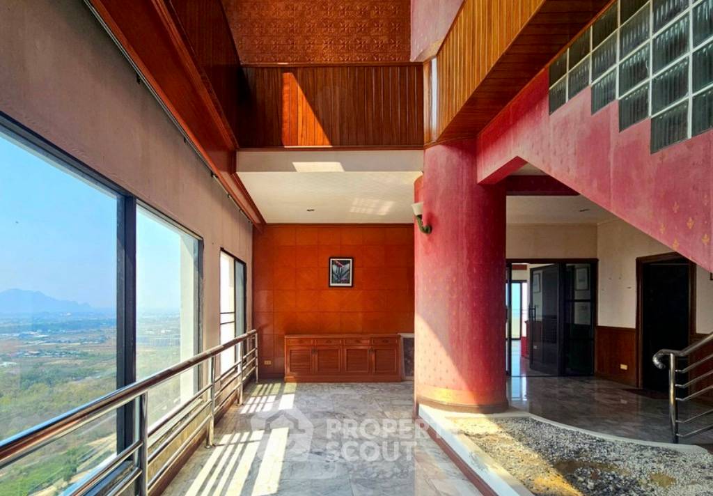picture 4-BR Condo at Cha-Am Grand Condotel close to Cha-Am Beach (ID 3378015) - 4/10