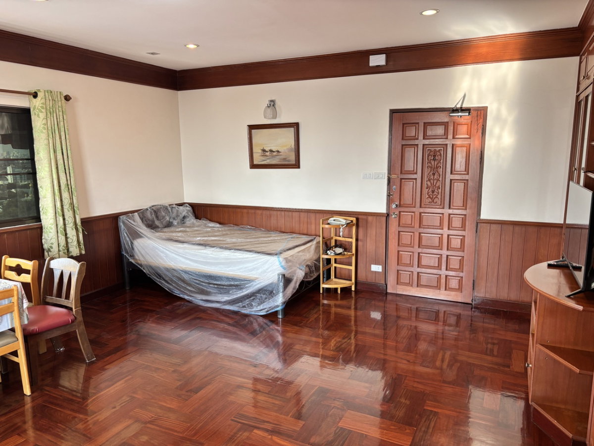 picture Duplex Corner 1-Bed, 64 sqm, 17th Floor, 180° View, Unity Tower Udomsuk - 4/16