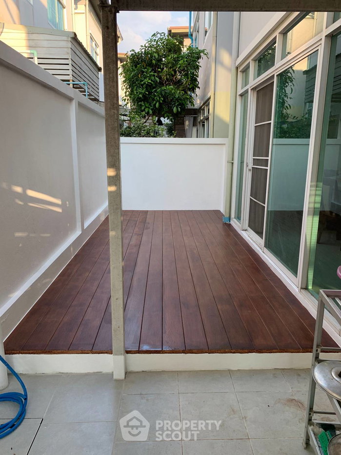 รูป บ้านแฝด 3-ห้องนอน ใน สุรศักดิ์ (ID 3377626) - รูปที่ 27/29