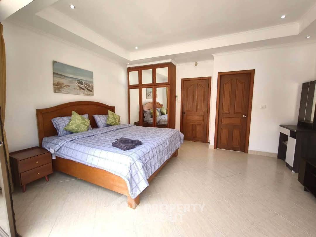 picture 4-BR Townhouse close to Phratamnak (ID 3376792) - 10/13