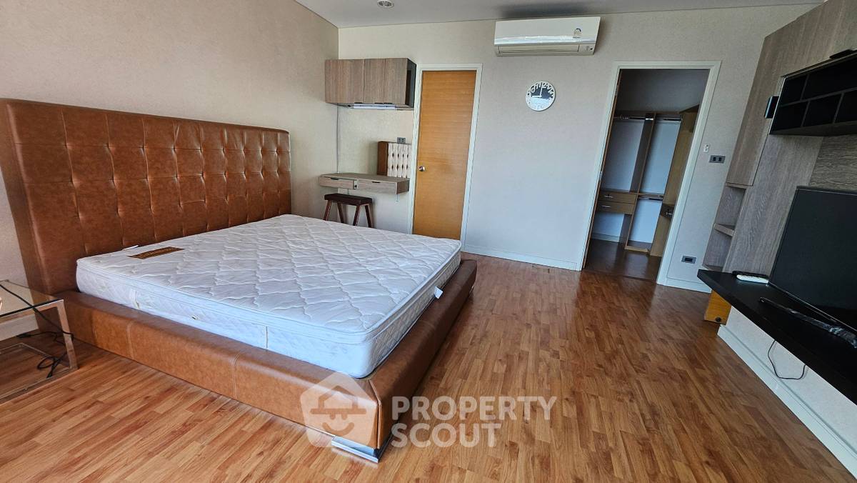 picture 2-BR Condo at Fullerton Sukhumvit near BTS Ekkamai (ID 2262904) - 16/32