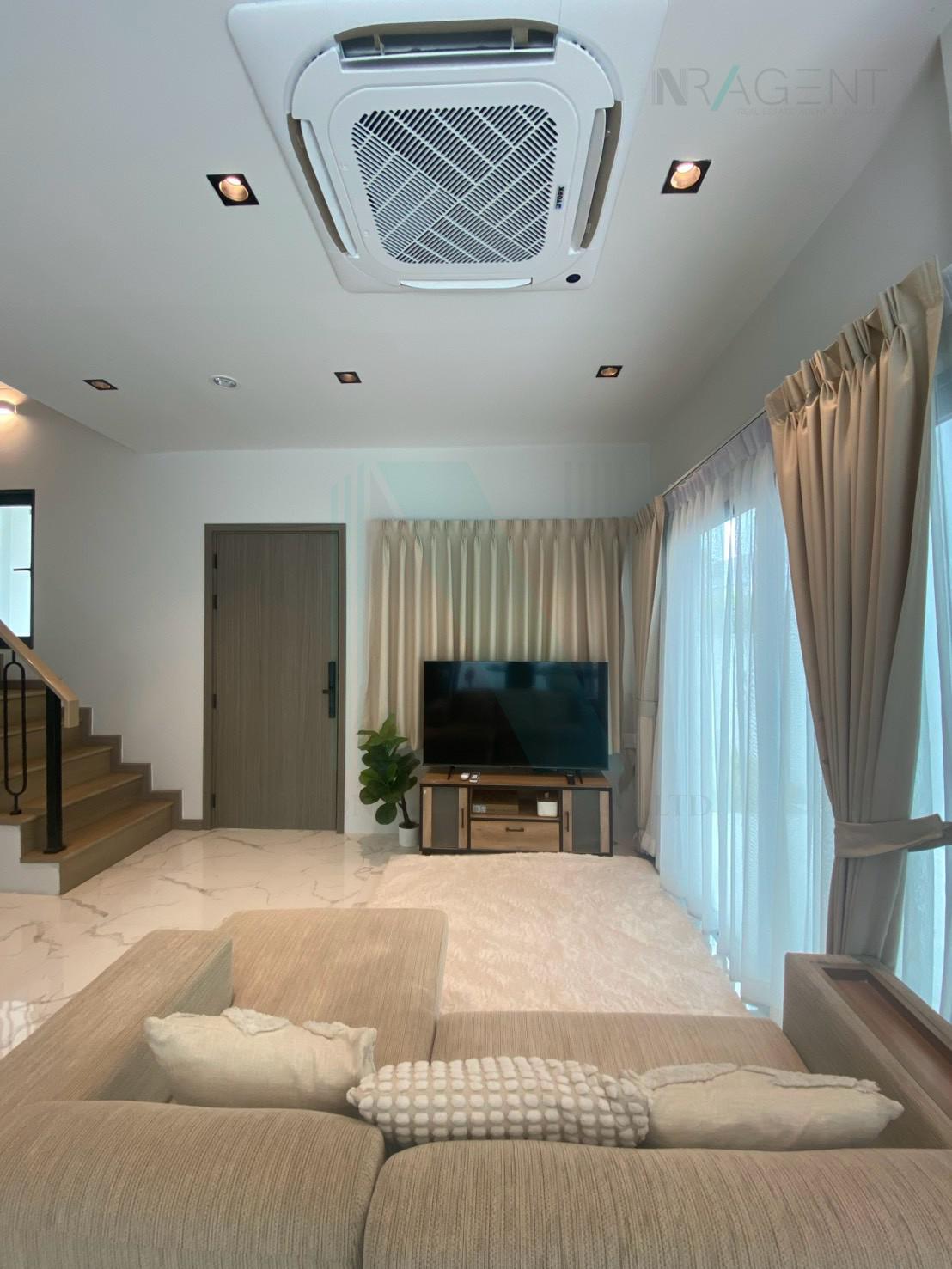 ให้เช่าทาวน์โฮม 5 ห้องนอน 235 ตร.ม. 28.1 ตร.ว. 89 เรสซิเดนซ์ รัชดา - พระราม 9
