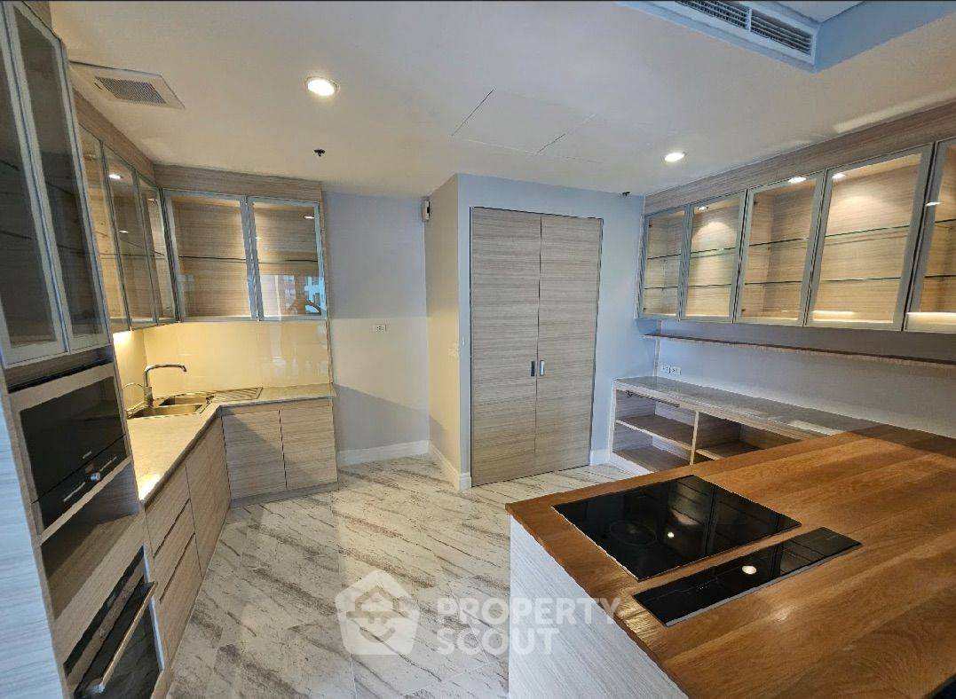 รูป คอนโด 2 ห้องนอน 138 ตร.ม. ที่ Bright Sukhumvit 24 ใกล้ BTS พร้อมพงษ์ (ID 3376693) - รูปที่ 6/13