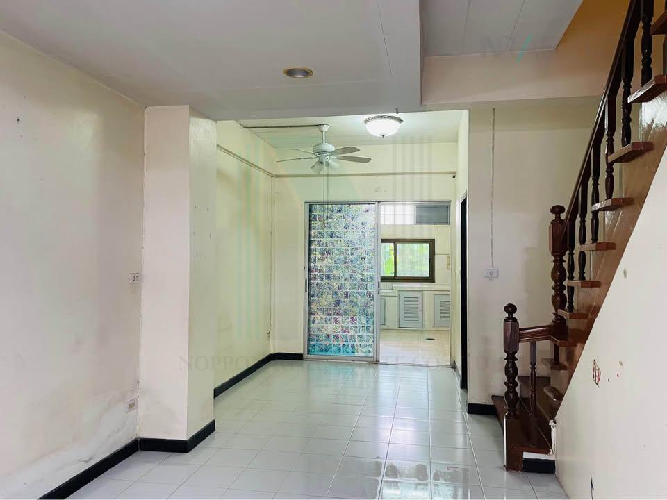 ขายทาวน์โฮม 2 ห้องนอน 95 ตร.ม. 21 ตร.ว. เดอะมาสเตอร์ รอยัล สวนหลวง ร.9