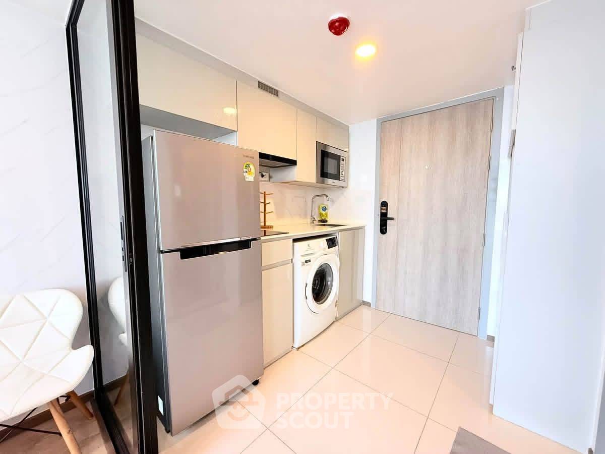 picture 1-BR Condo at SOHO Bangkok Ratchada near MRT Huai Khwang (ID 3372071) - 12/17