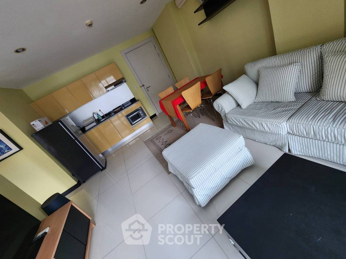 picture 2-BR Condo At Voque Sukhumvit 16 Condominium Near MRT Queen Sirikit (ID 384718) - 3/19