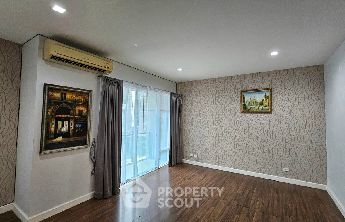 picture 3-BR Townhouse at Town Avenue Srinagarindra in Suan Luang (ID 3368957) - 6/18