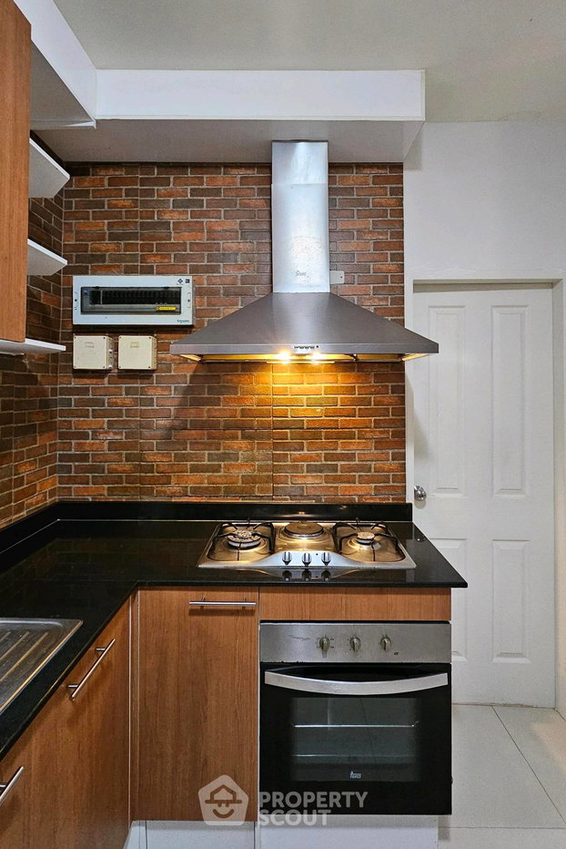 picture 3-BR Townhouse at Town Avenue Srinagarindra in Suan Luang (ID 3368957) - 4/18