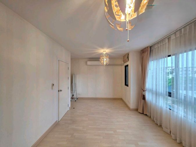 4-bed townhouse for rent, 170 sqm, 19.9 sq wah, The Connect Petchkasem 48