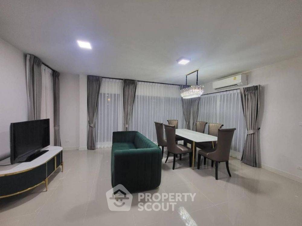 ให้เช่าทาวน์โฮม 4 ห้องนอน 218 ตร.ม. 45 ตร.ว. บ้านกลางเมือง รามอินทรา 83 สเตชั่น