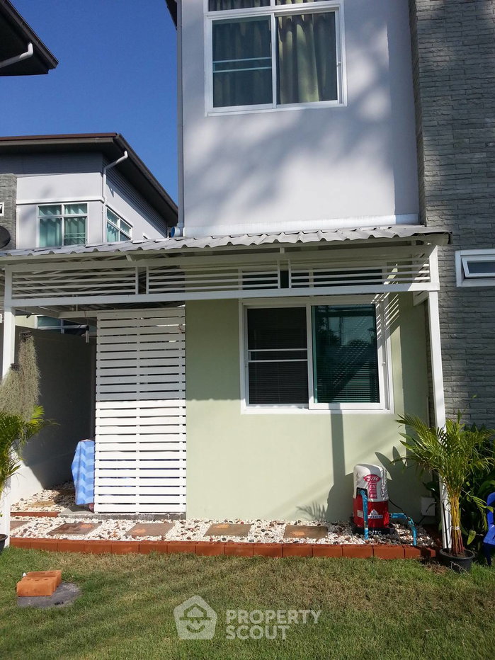 รูป บ้านแฝด 3-ห้องนอน ใน สุรศักดิ์ (ID 3377626) - รูปที่ 14/29
