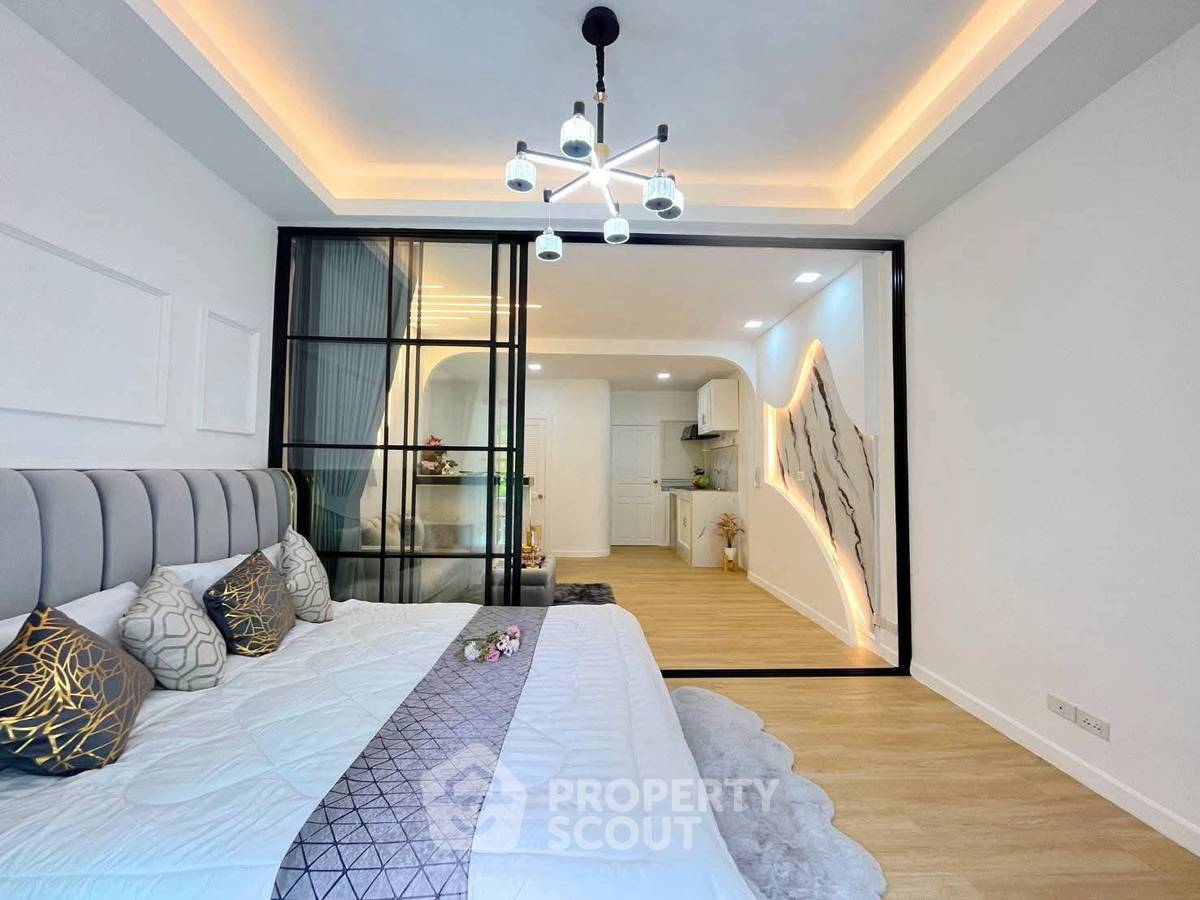 รูป คอนโด 1-ห้องนอน ที่ บ้านสวนลลนา ใกล้ เมืองพัทยา (ID 3377980) - รูปที่ 12/18