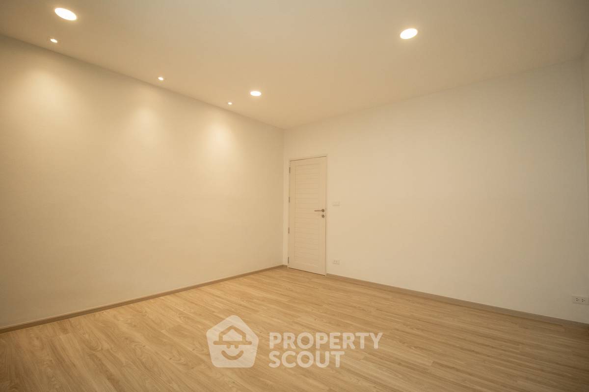 รูป ทาวน์เฮ้าส์ 3-ห้องนอน ใน จอมทอง (ID 3374974) - รูปที่ 7/10
