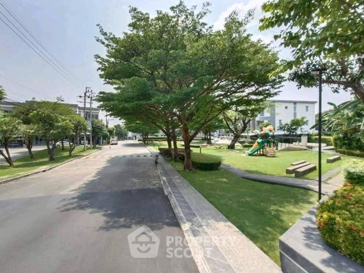 picture 3-BR Townhouse at Town Avenue Srinagarindra in Suan Luang (ID 3368957) - 16/18