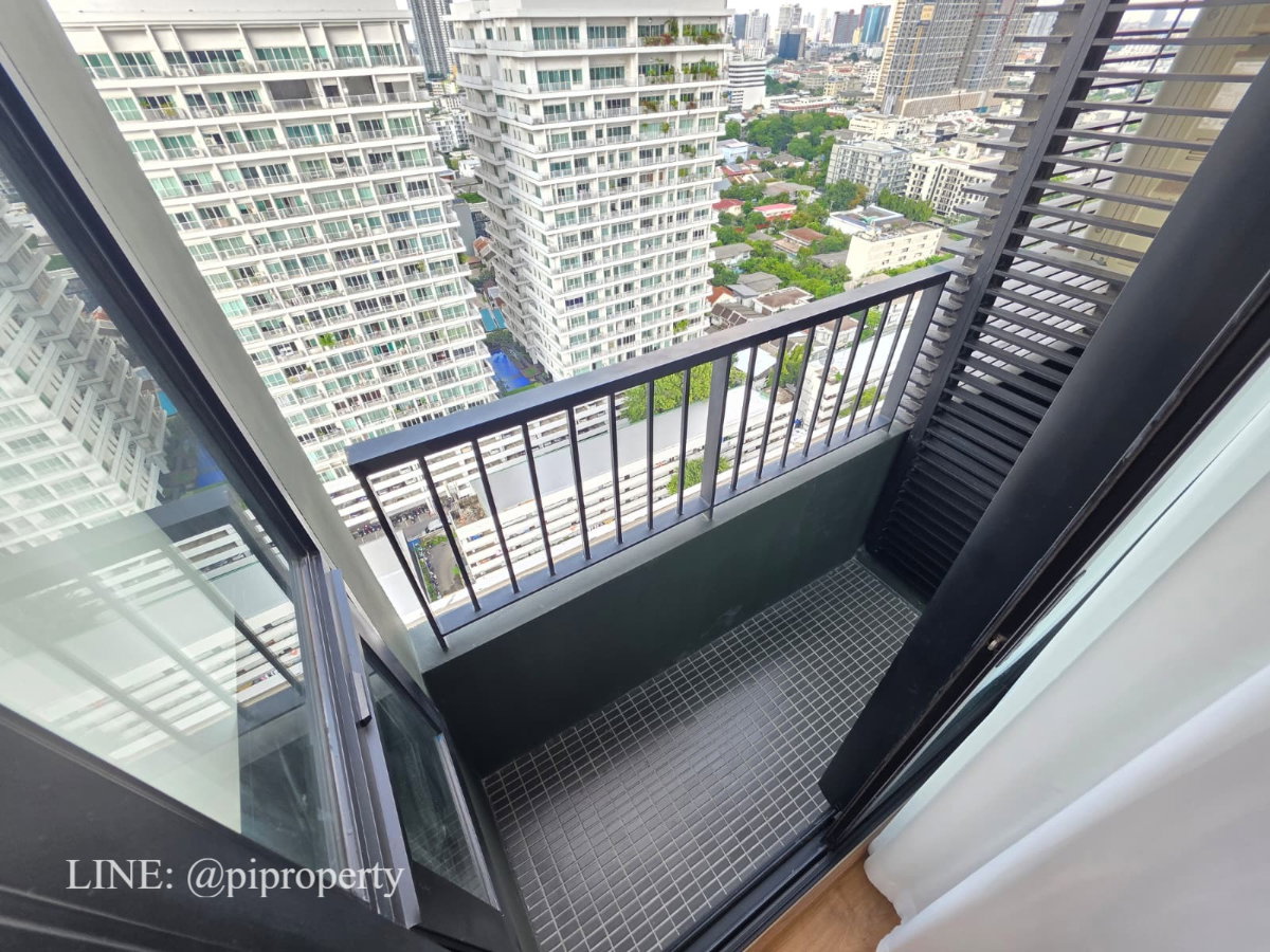รูป ห้องพักแบบ 1 ห้องนอน ตกแต่งครบพร้อมอยู่ ที่ Noble Form Thonglor ให้คุณสัมผัสไลฟ์สไตล์การใช้ชีวิตย่านทองหล่ออย่างแท้จริง | โนเบิล ฟอร์ม ทองหล่อ - รูปที่ 5/37