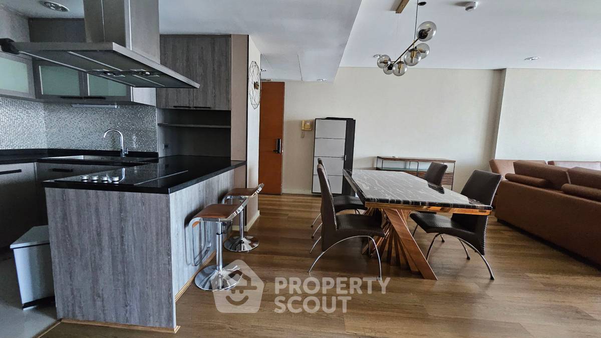picture 2-BR Condo at Fullerton Sukhumvit near BTS Ekkamai (ID 2262904) - 11/32
