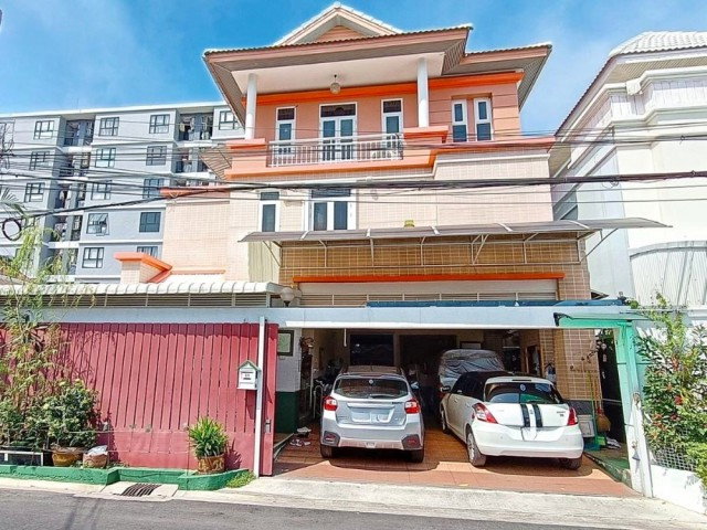 รูป 4นอน เช่าบ้านเดี่ยวหรู 3ชั้น MRT สุทธิสาร1.3กม.ห้วยขวาง  4น้ำ ใกล้ตลาดจันทร์หุ่นบำเพ็ญ 840 ม.ทำเลสงบเป็นส่วนตัว - รูปที่ 1/8