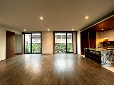 ขายคอนโด : Sky Villa layout 2ห้องนอน Resale at Romm Convent by Nexspace Realty