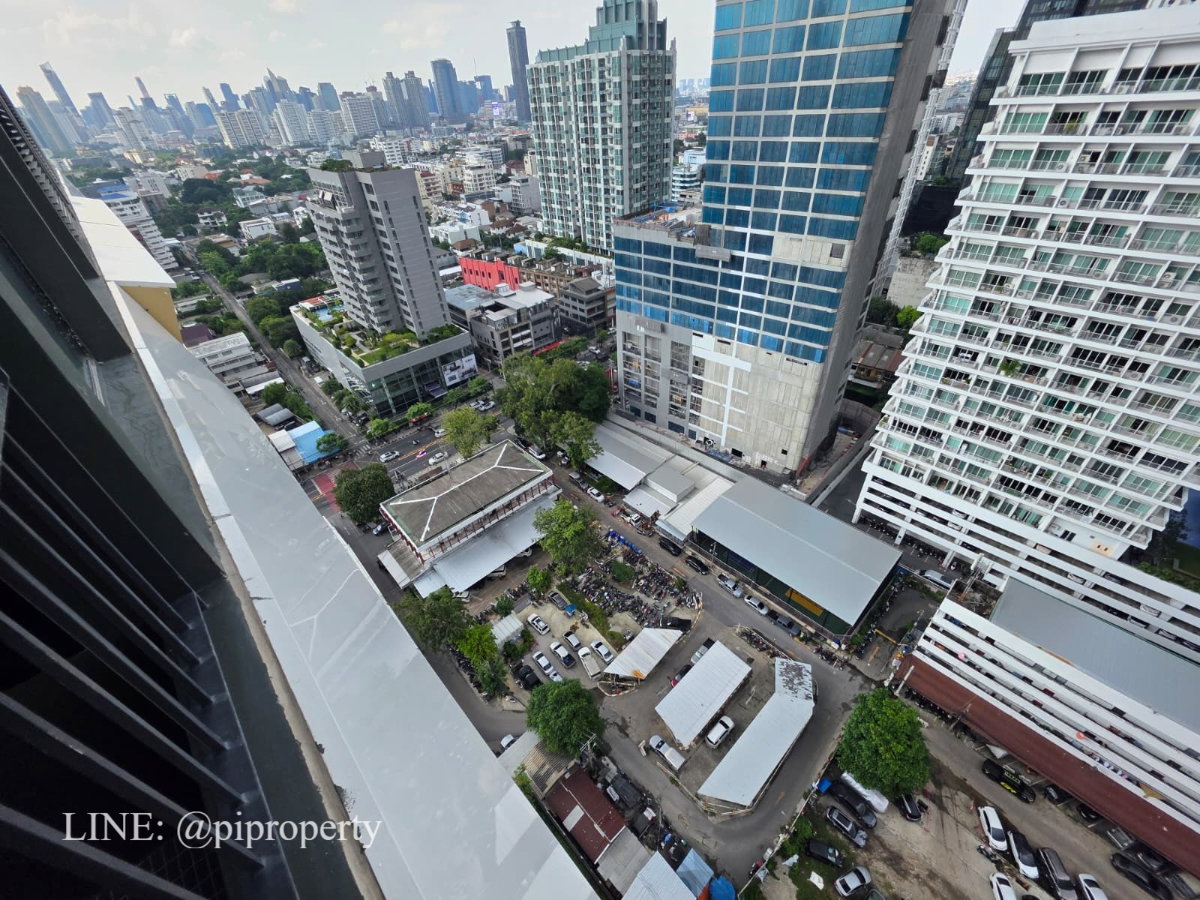 รูป ห้องพักแบบ 1 ห้องนอน ตกแต่งครบพร้อมอยู่ ที่ Noble Form Thonglor ให้คุณสัมผัสไลฟ์สไตล์การใช้ชีวิตย่านทองหล่ออย่างแท้จริง | โนเบิล ฟอร์ม ทองหล่อ - รูปที่ 9/37