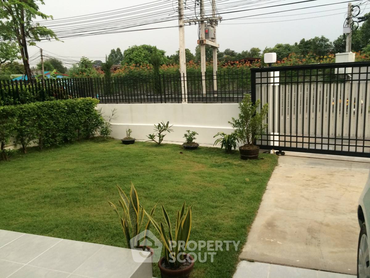 รูป บ้านแฝด 3-ห้องนอน ใน สุรศักดิ์ (ID 3377626) - รูปที่ 6/29