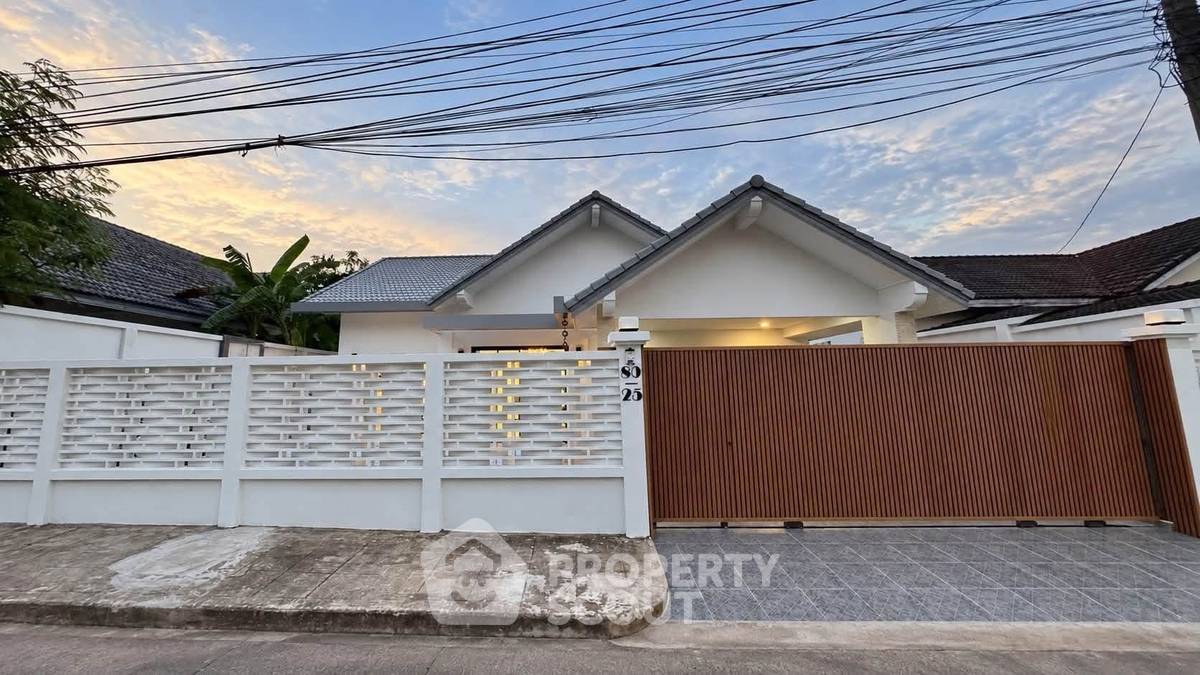 รูป บ้าน 3 ห้องนอน ขนาด 200 ตารางเมตร สำหรับขายใน Areeya Villa พัทยา (ID 3377808) - รูปที่ 24/24
