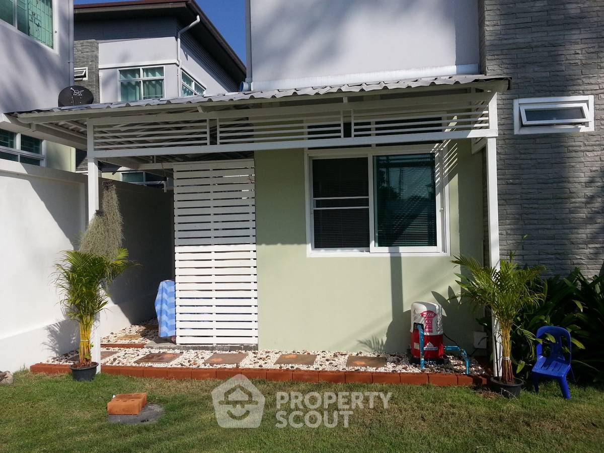 รูป บ้านแฝด 3-ห้องนอน ใน สุรศักดิ์ (ID 3377626) - รูปที่ 13/29