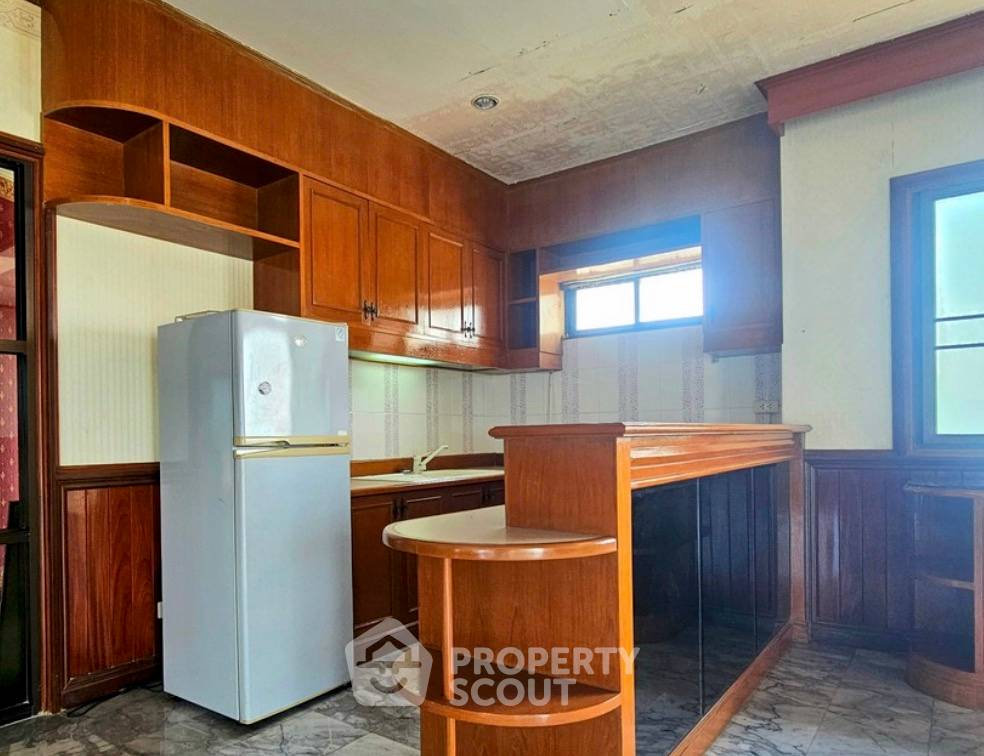 picture 4-BR Condo at Cha-Am Grand Condotel close to Cha-Am Beach (ID 3378015) - 5/10