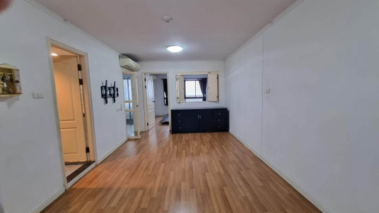 รูปภาพ Condo for Rent at Lumpini Place Narathiwatratchanakarin (D6910043) ID Line : @condo98