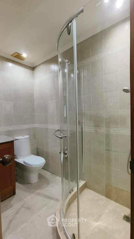 picture 4-BR Townhouse close to Phratamnak (ID 3376792) - 9/13