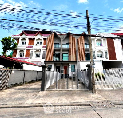 ทาวน์โฮม กรุงเทพมหานคร : ทาวน์เฮ้าส์ 4 ห้องนอน 3 ชั้น อ่อนนุช 66 สวนหลวง (ID 3364371)