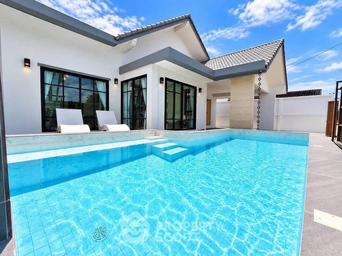 รูป บ้าน 3 ห้องนอน ขนาด 200 ตารางเมตร สำหรับขายใน Areeya Villa พัทยา (ID 3377808) - รูปที่ 1/24