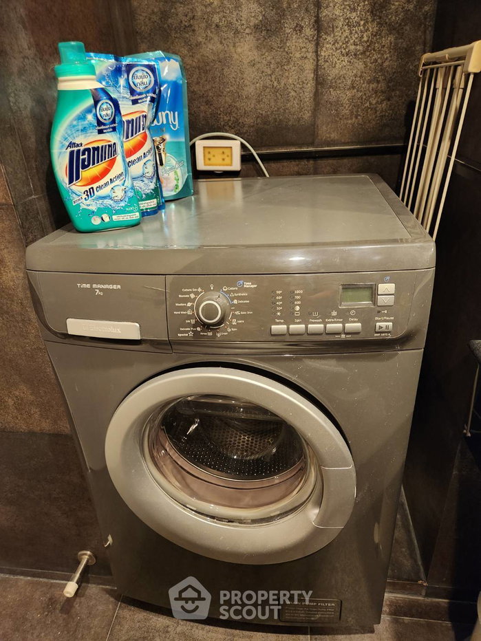 picture 2-BR Condo At Voque Sukhumvit 16 Condominium Near MRT Queen Sirikit (ID 384718) - 18/19
