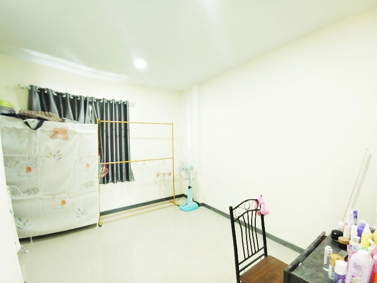 รูป ขายทาวน์เฮ้าส์บางละมุง พัทยา ตะเคียนเตี้ย The Next Village พร้อมอยู่ ฟรีโอน - รูปที่ 14/17