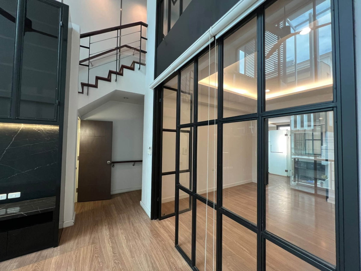 รูป 🏠🏠(ให้เช่า)โฮมออฟฟิศใจกลางเมือง น้ำไม่ท่วม! เพียง 50,000 บาท/เดือน - รูปที่ 3/27