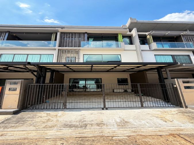 ขายทาวน์โฮม 3 ห้องนอน 170 ตร.ม. 21 ตร.ว. เดอะ แลนด์มาร์ค เอกมัย รามอินทรา