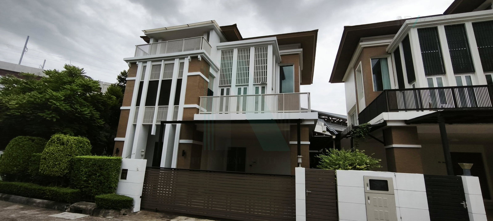 ให้เช่าบ้านเดี่ยว 3 ห้องนอน 310 ตร.ม. 73.6 ตร.ว. บ้านกลางกรุง เดอะ นีซ รัชวิภา