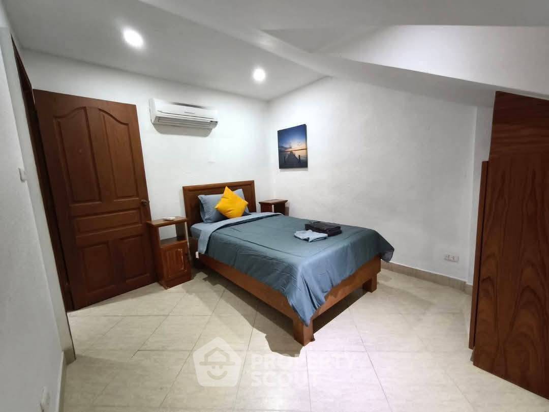 picture 4-BR Townhouse close to Phratamnak (ID 3376792) - 11/13