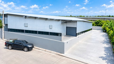 			845sq.m. Tiwanon Soi 52–58 Warehouse for rent ChaengWatthana  Robinson Srisamarn 650m  215sq.wah Wat          