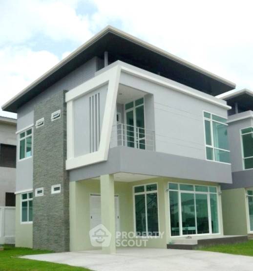 รูป บ้านแฝด 3-ห้องนอน ใน สุรศักดิ์ (ID 3377626) - รูปที่ 2/29