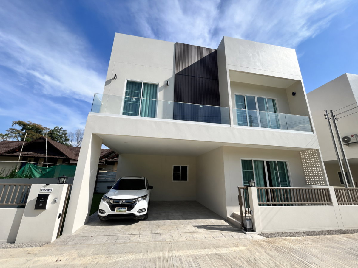 บ้านใหม่ให้เช่า 4 ห้องนอน ใกล้กาดฝรั่งและโรงเรียนนานาชาติ | หางดง เชียงใหม่ (EN below)