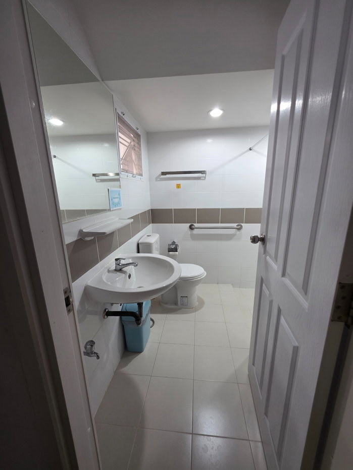 รูป ขายบ้านเดี่ยวสวยๆ 2 ชั้น พร้อมเฟอร์นิเจอร์ครบ ทำเลสะดวก ใกล้เซ็นทรัลศาลายา - รูปที่ 5/12