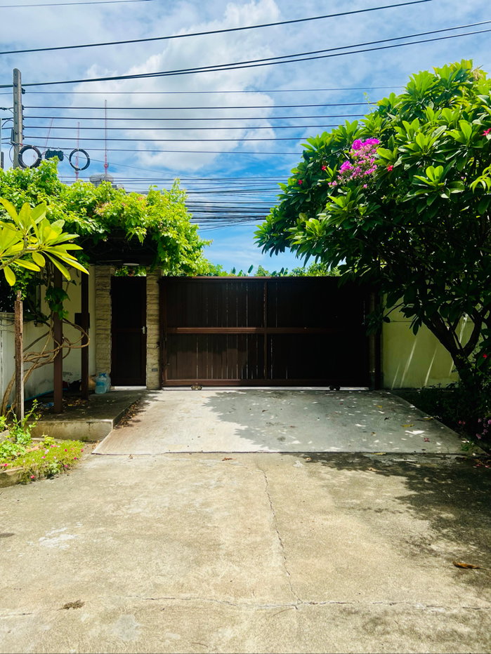 รูป ขายด่วน! ที่ดิน 1 ไร่ พร้อมสิ่งปลูกสร้าง ซอยเอกมัย 22 ใกล้ รพ.สมิติเวช สุขุมวิท | ทำเลทองใจกลางกรุงเทพฯ - รูปที่ 3/7