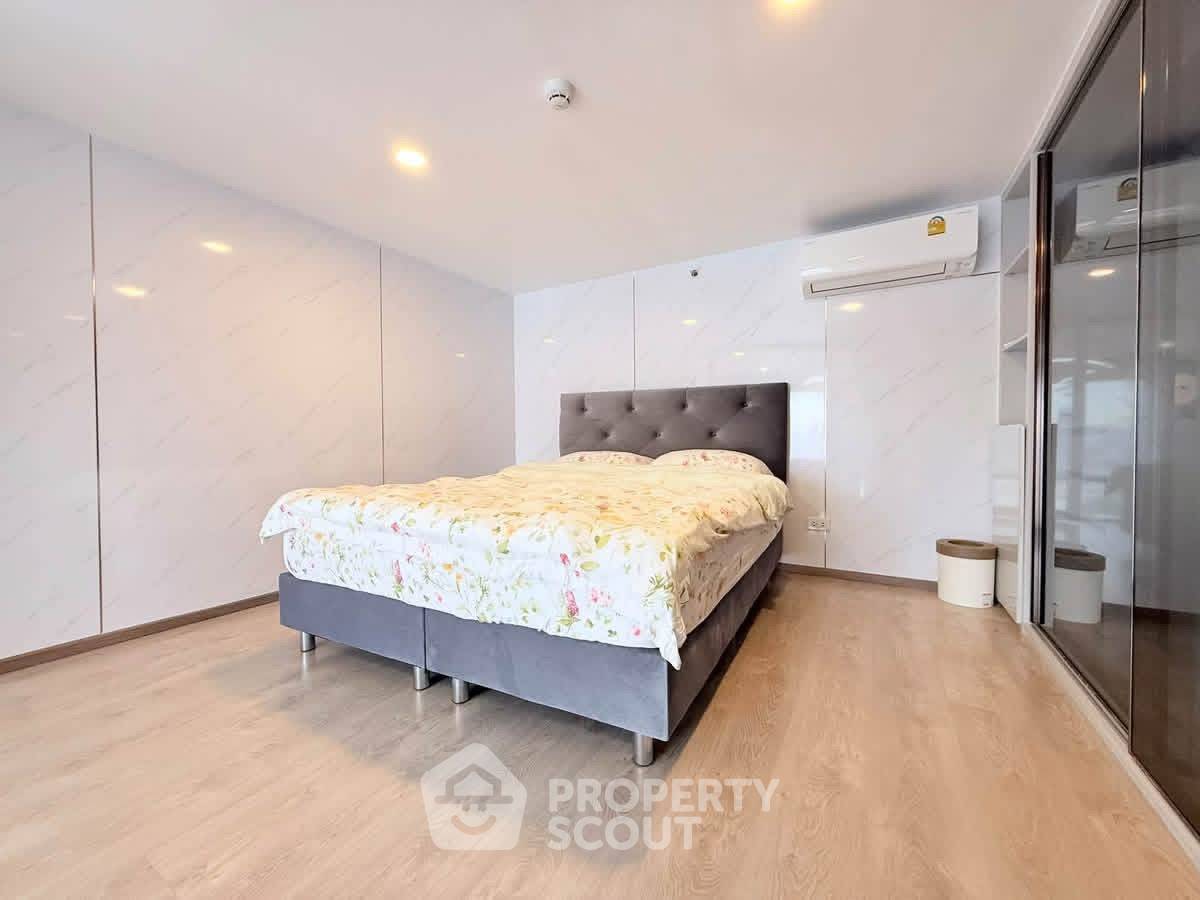 picture 1-BR Condo at SOHO Bangkok Ratchada near MRT Huai Khwang (ID 3372071) - 10/17