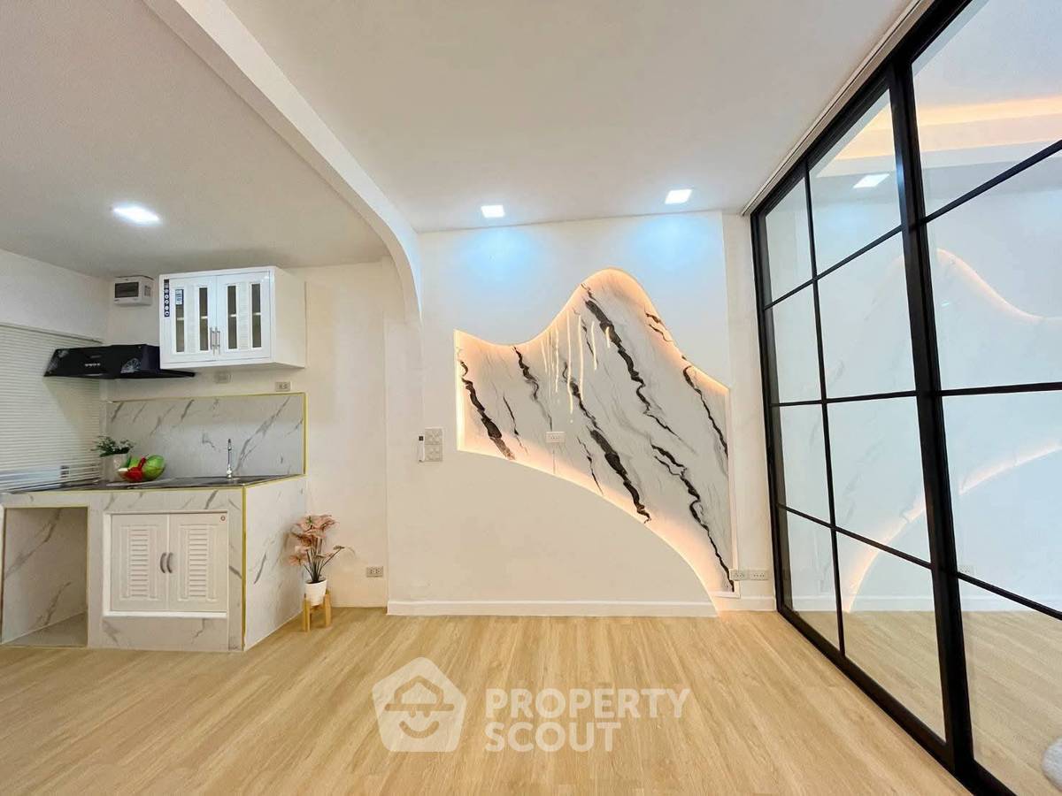 รูป คอนโด 1-ห้องนอน ที่ บ้านสวนลลนา ใกล้ เมืองพัทยา (ID 3377980) - รูปที่ 14/18