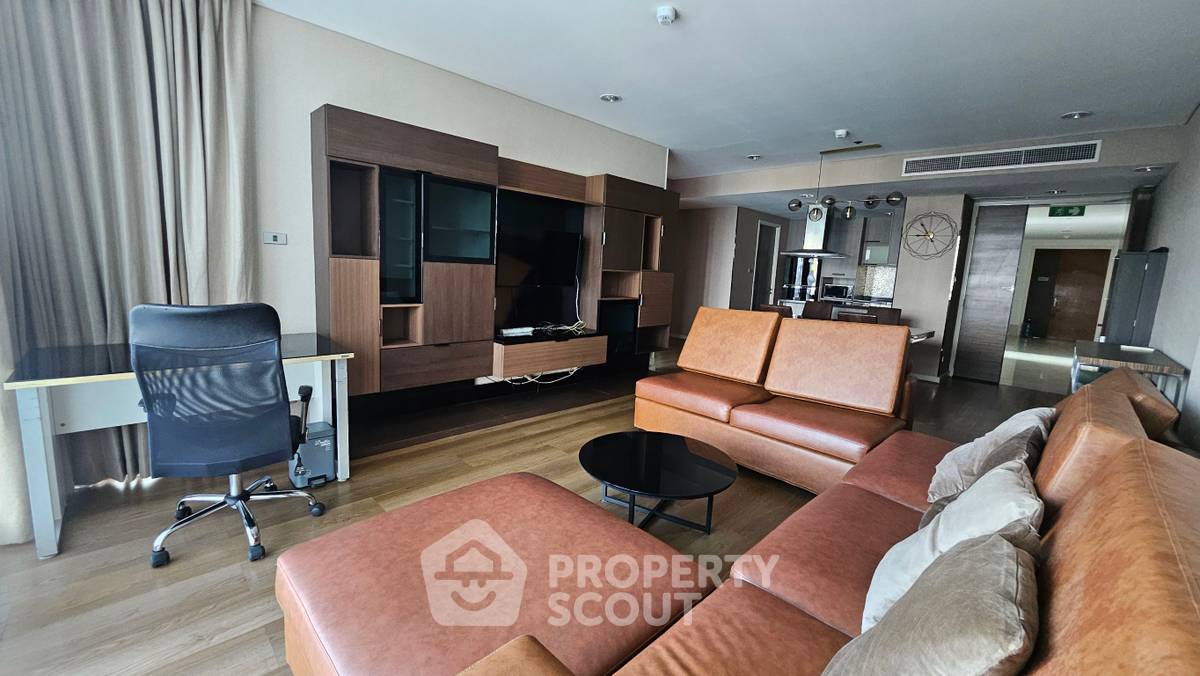 picture 2-BR Condo at Fullerton Sukhumvit near BTS Ekkamai (ID 2262904) - 3/32