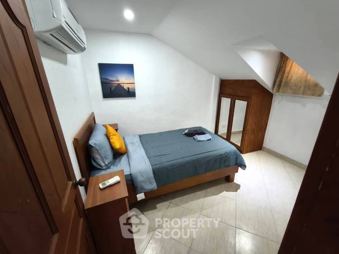 picture 4-BR Townhouse close to Phratamnak (ID 3376792) - 8/13